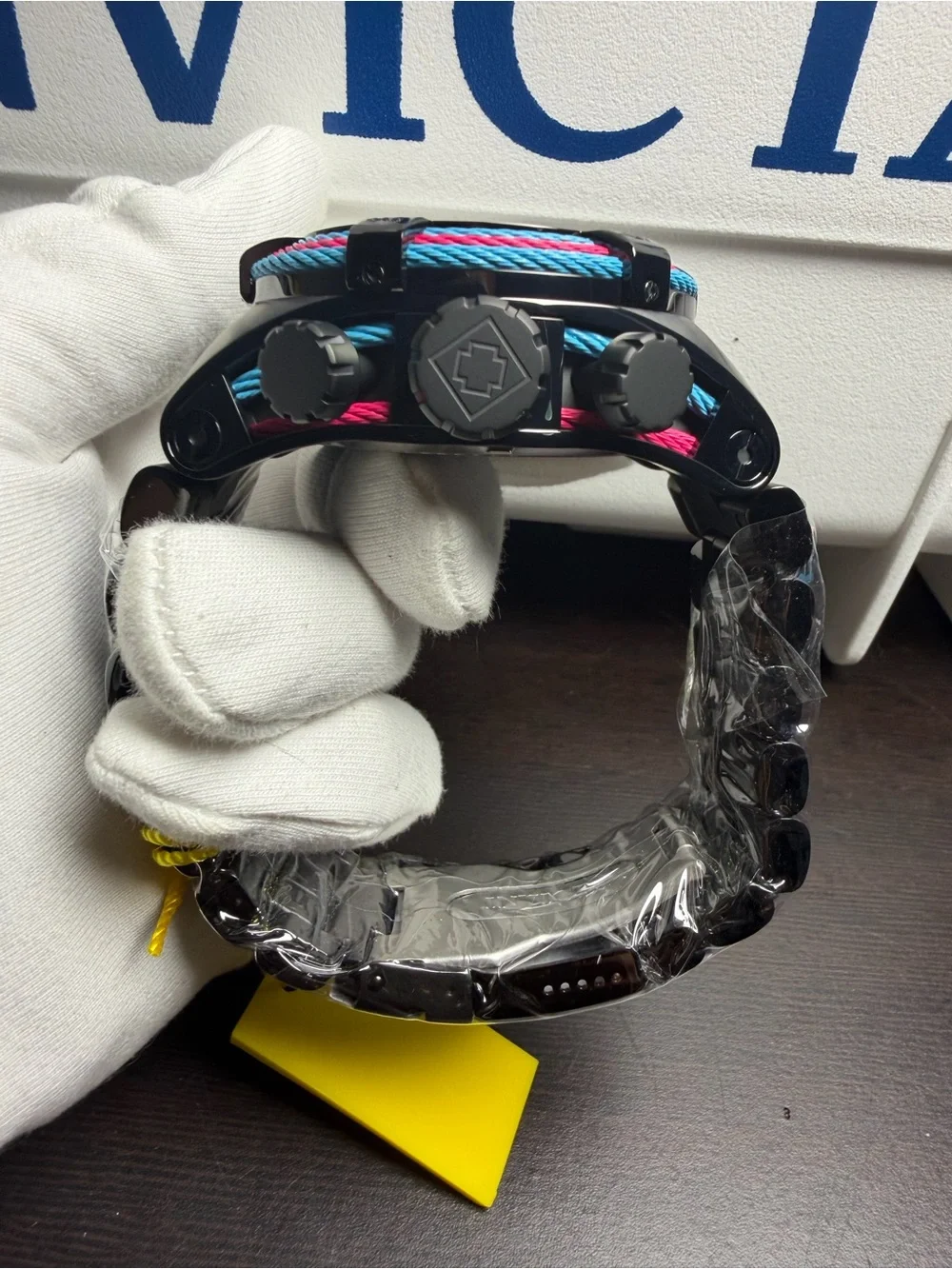 Invicta bold black